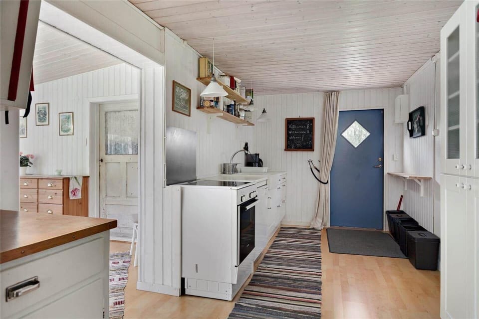 KRO384-Urshult-Vaesterbotorp-Bosgard House in Sweden