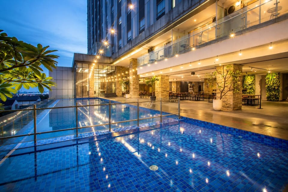 Swimming pool