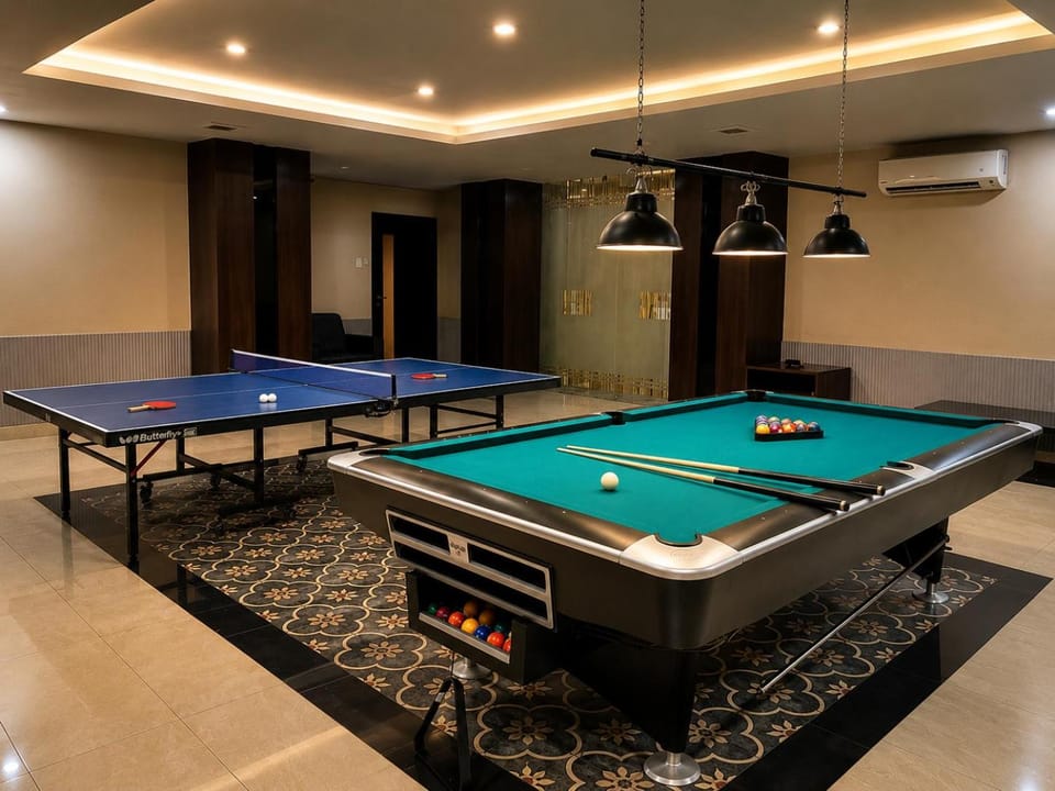 Billiard, Game Room