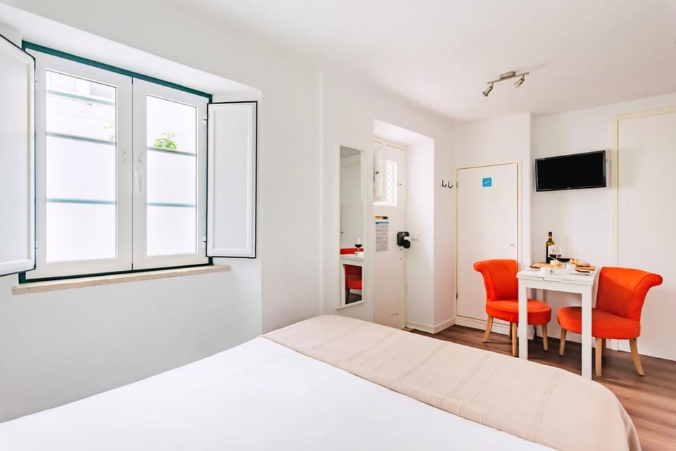 Bed, TV and multimedia