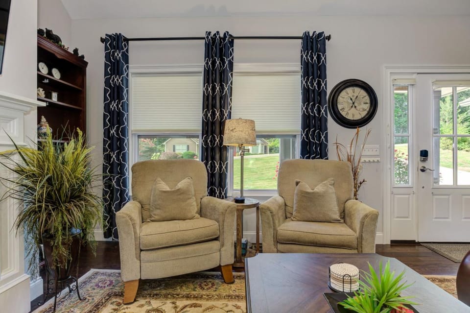 The Winchester House - Serene Surroundings + Close to Downtown Jasper House in Georgia