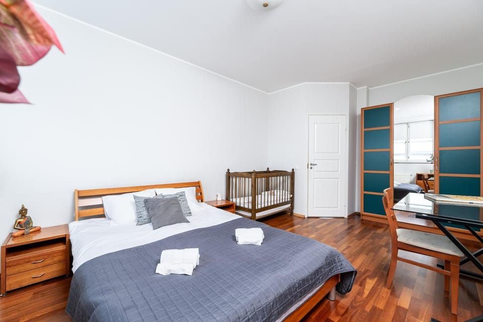 2-story, 3-bedroom Penthouse, sauna, free parking Apartment in Tallinn