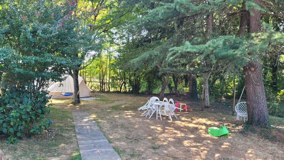 maisonnette à la campagne Campground/ 
RV Resort in Pays de la Loire