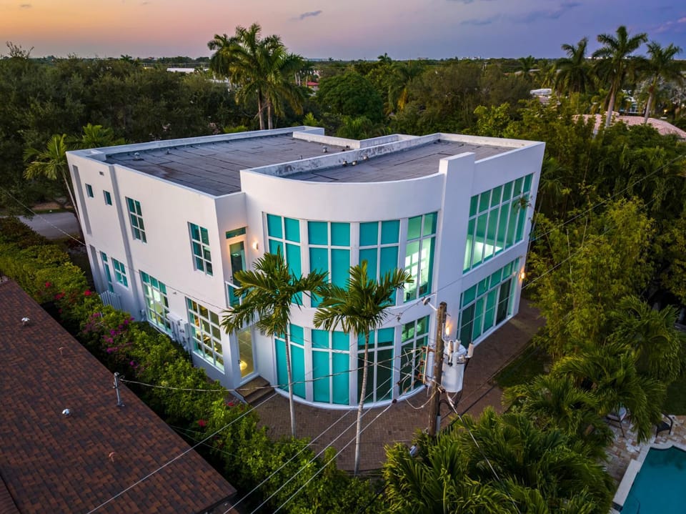 Property building, Facade/entrance