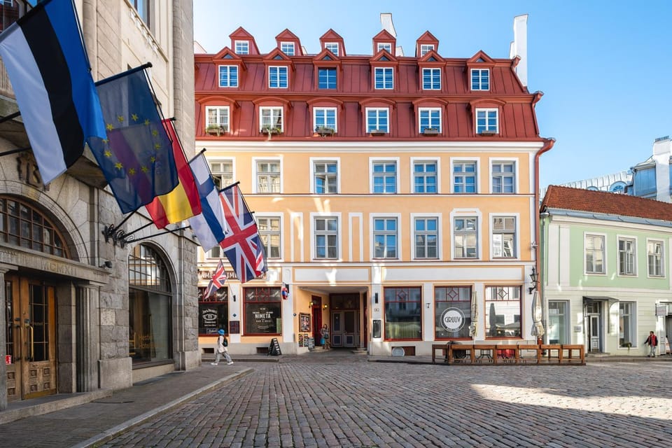 Spacious luxury all inclusive old town flat Apartment in Tallinn