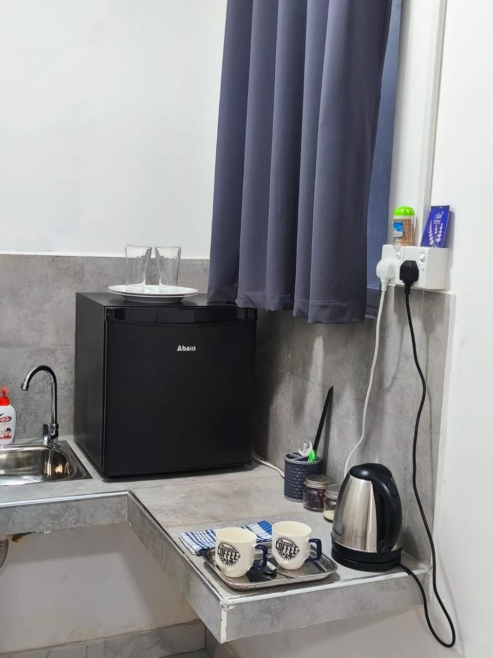 Kitchen or kitchenette, Living room