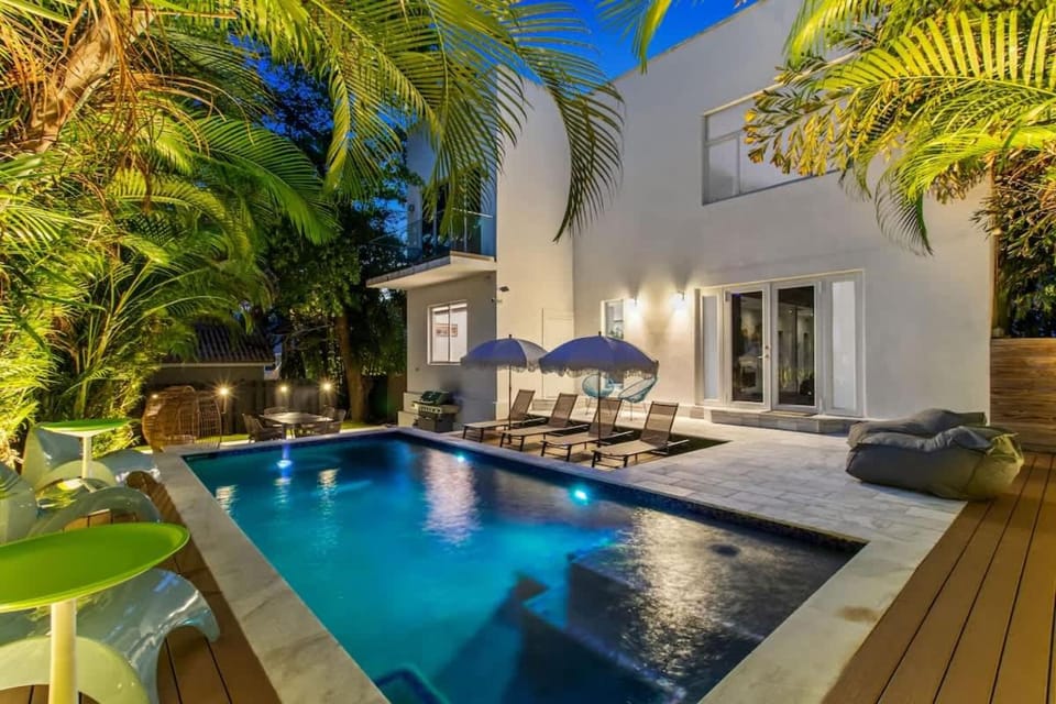 Brand new Luxurious Villa House in Hollywood