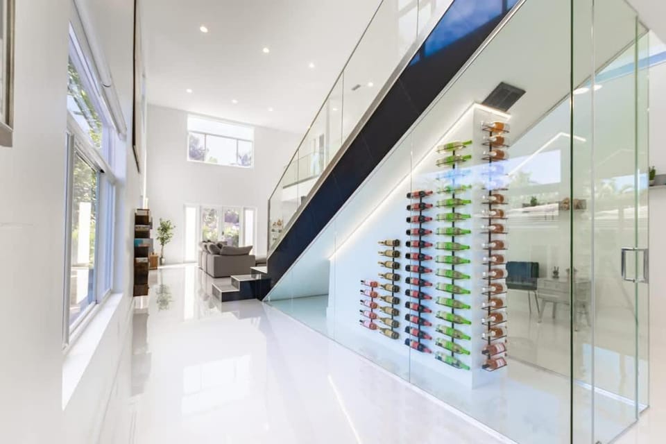Brand new Luxurious Villa House in Hollywood