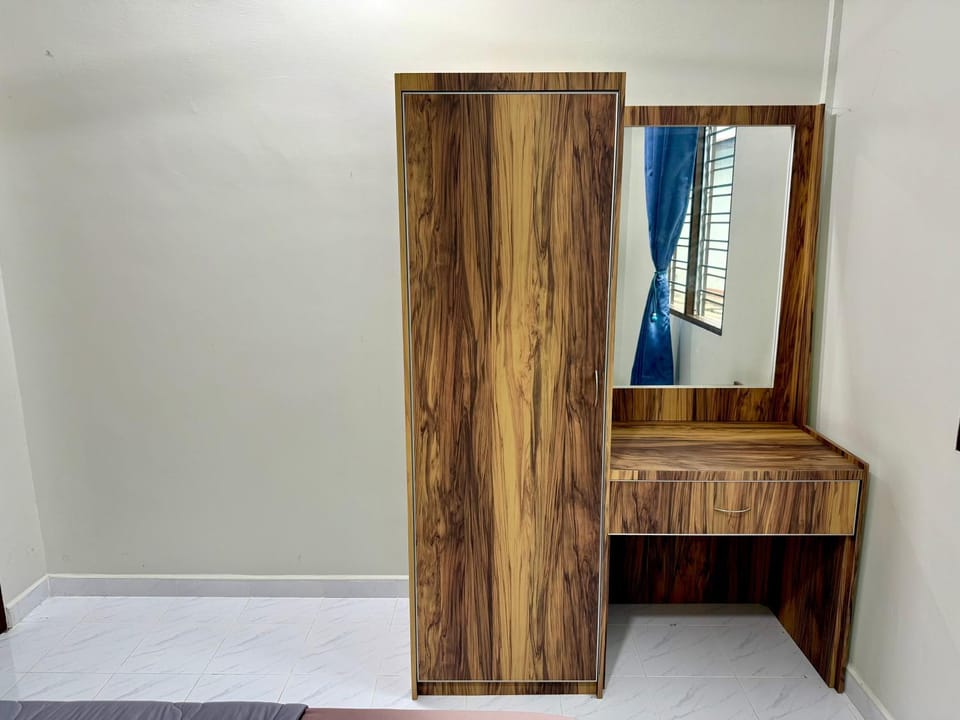 wardrobe