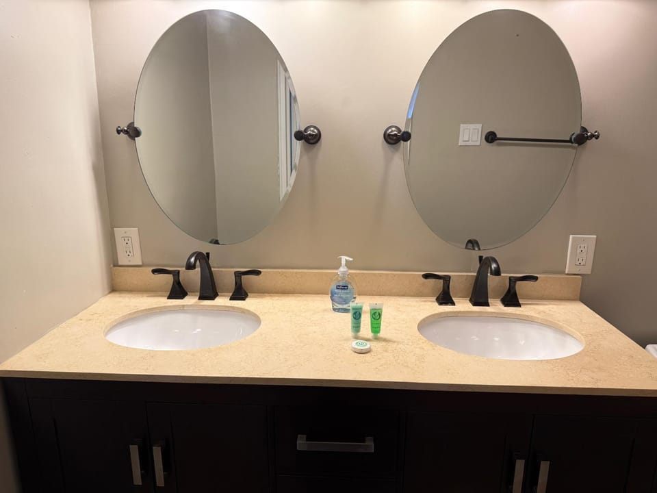 1st Floor 2BR2BA Monthly Discount Apartment in Cheltenham Township