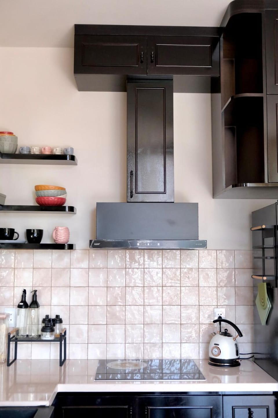 Communal kitchen, stove, Internal: Not applicable to any particular room