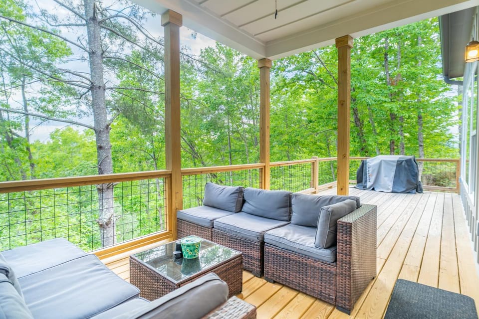 The Overlook at Lake James House in Tennessee