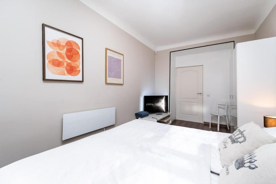 Home cinema - 2-bed, 2-bath - Free Private Parking Apartment in Tallinn