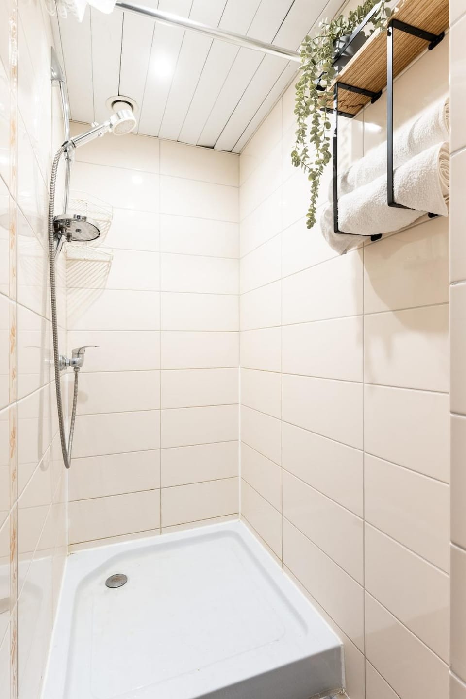 Home cinema - 2-bed, 2-bath - Free Private Parking Apartment in Tallinn