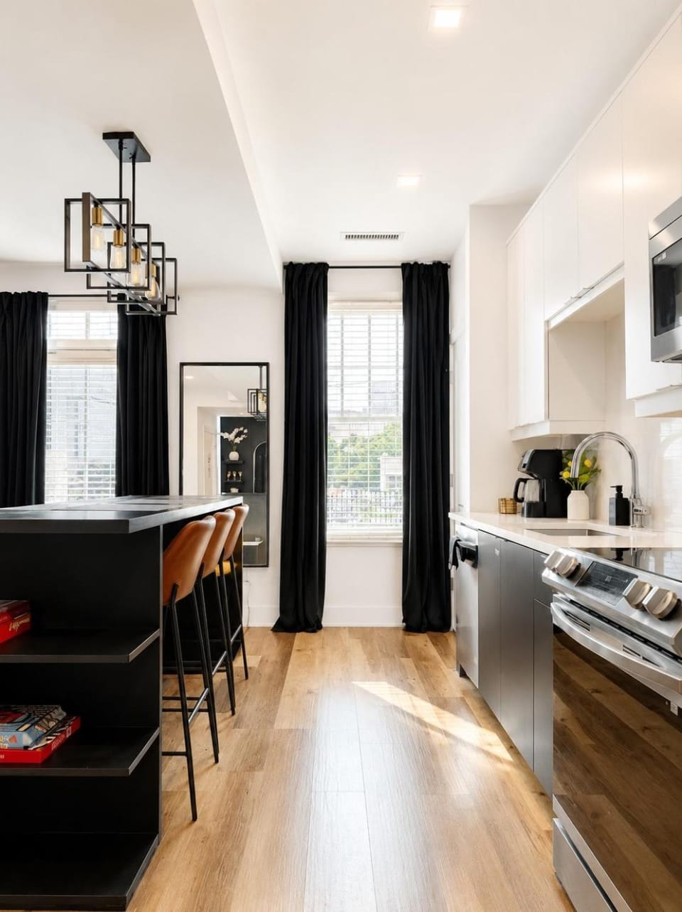 Midnight Luxe Suite with Walkable Area and Free Parking Apartment in Buckhead
