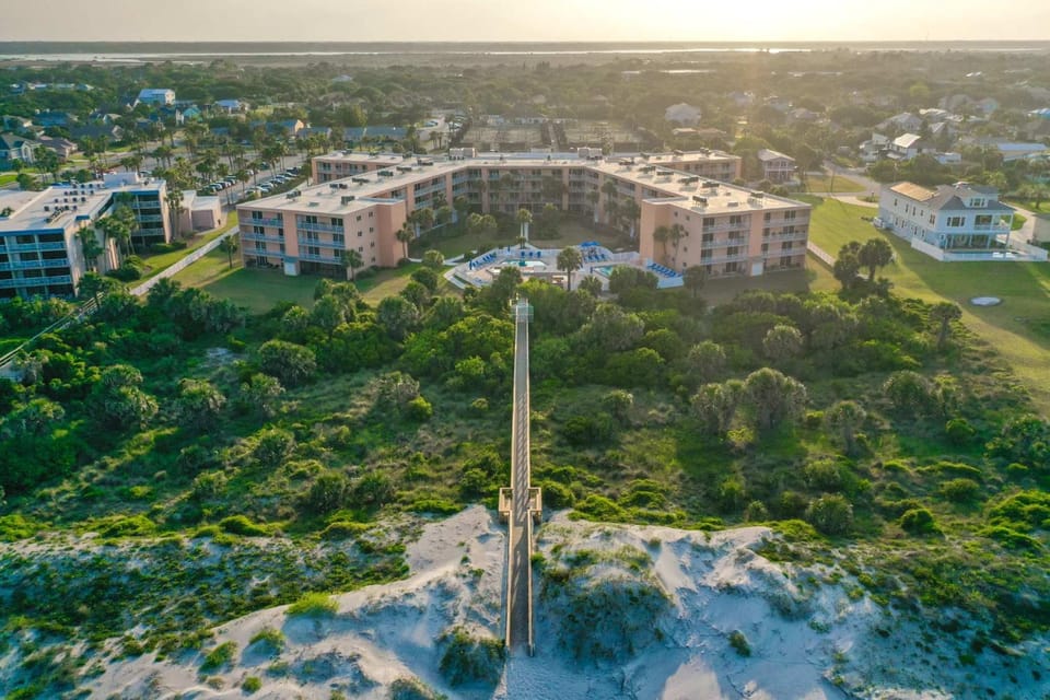 Gone Coastal l Ground Floor Condo l Steps to Beach House in Saint Augustine Beach