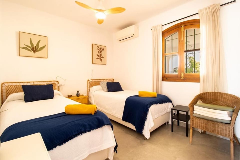 Cozy 2BR Flat with Terrace & Pool Apartment in Nerja