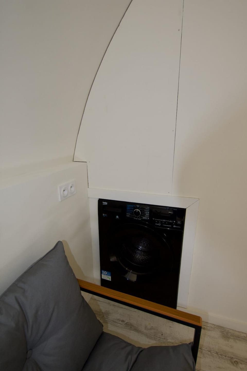 Living room, washing machine