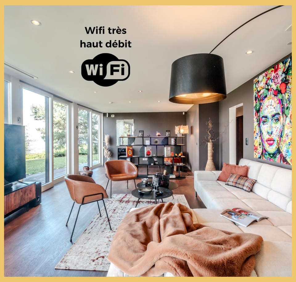 Communal lounge/ TV room, TV and multimedia, Living room, Seating area