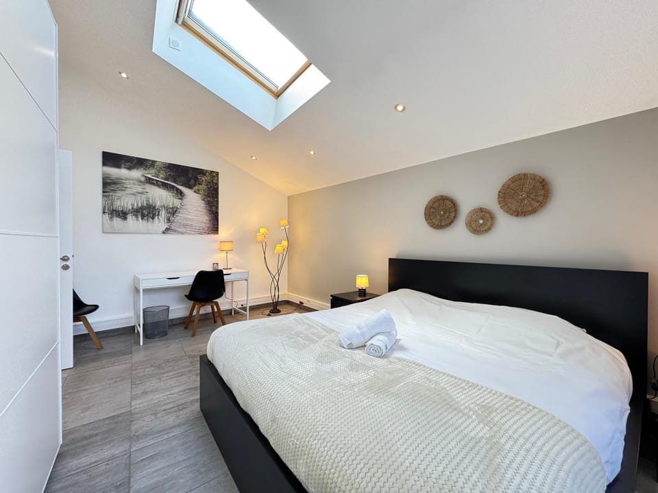 Bed, Bedroom