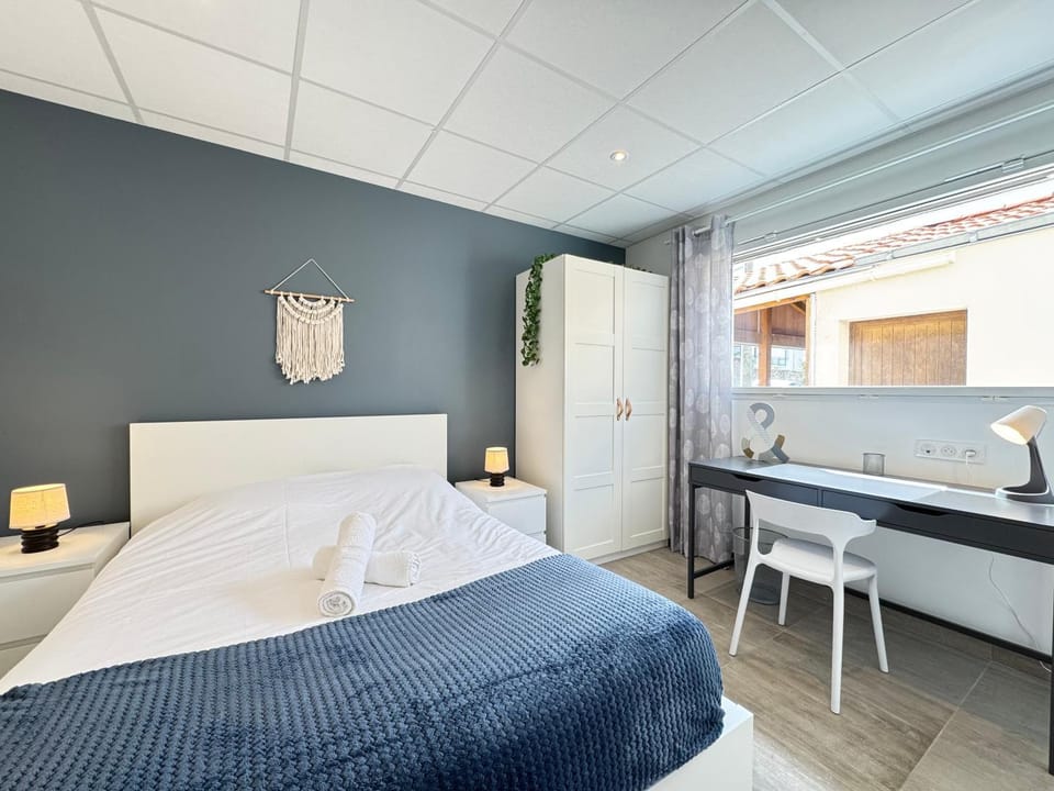 Bed, Bedroom