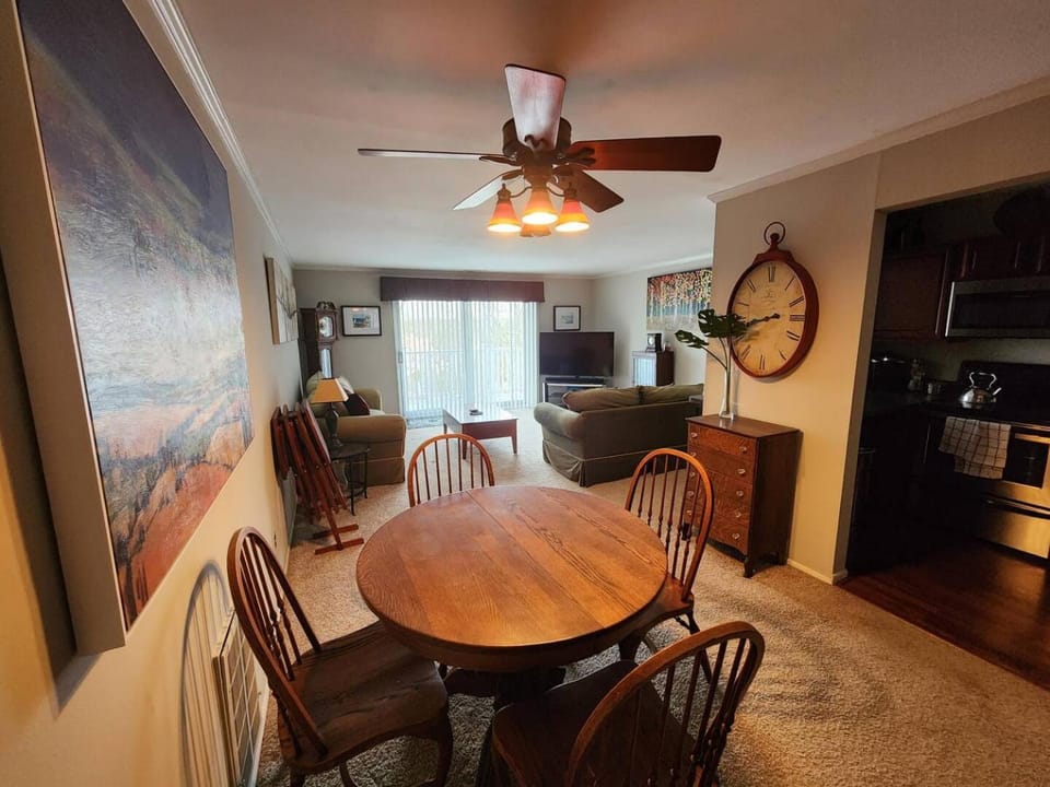 Living room, Dining area