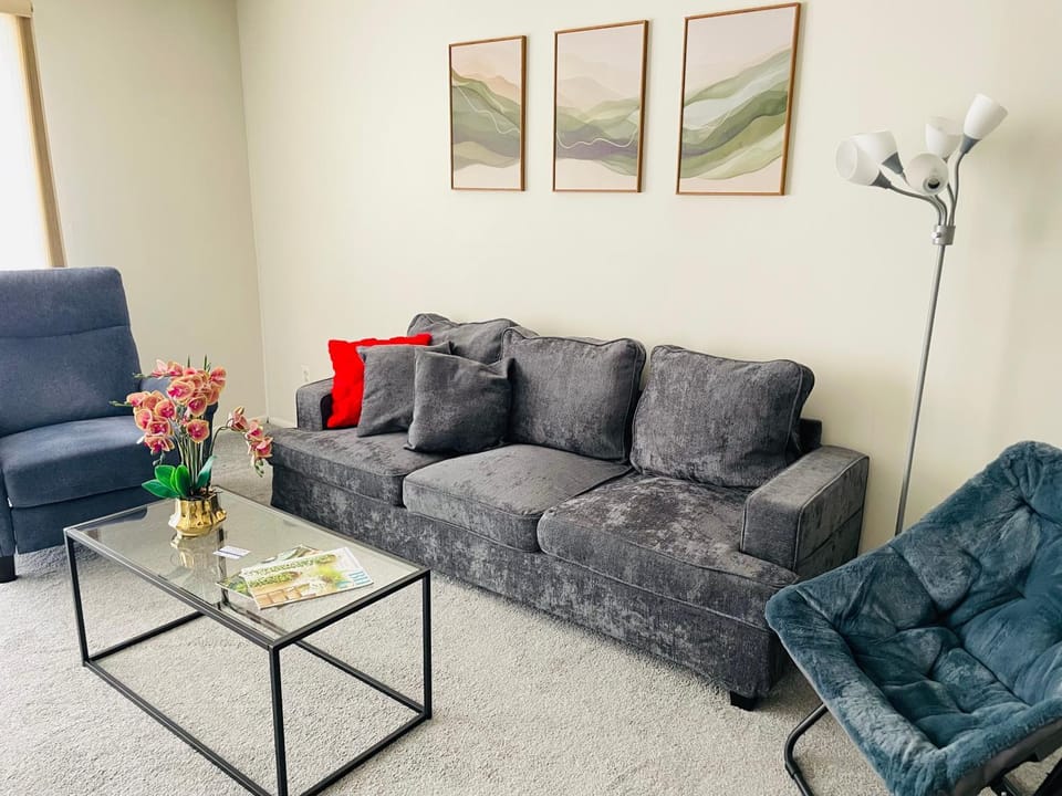 Large 2BR2BA Apartment Ideal for Long Stays Apartment in Cheltenham Township