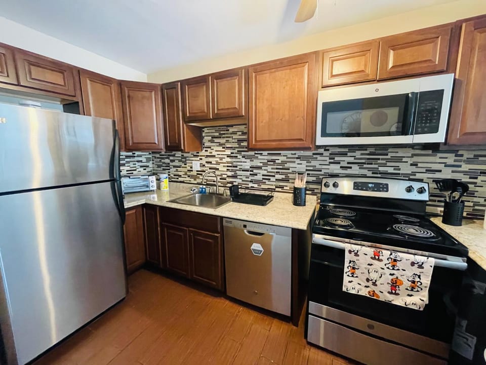 Large 2BR2BA Apartment Ideal for Long Stays Apartment in Cheltenham Township