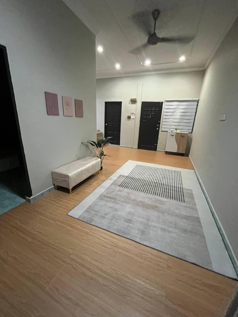 Living room, Photo of the whole room, Seating area