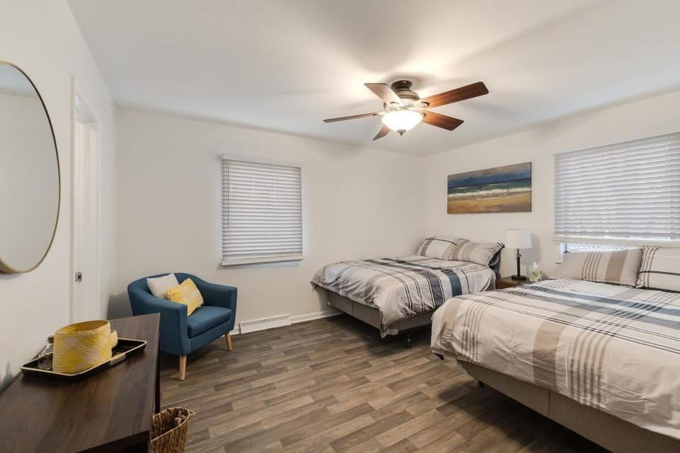 Mansion in the Hills with Pool Apartment in Woodbury