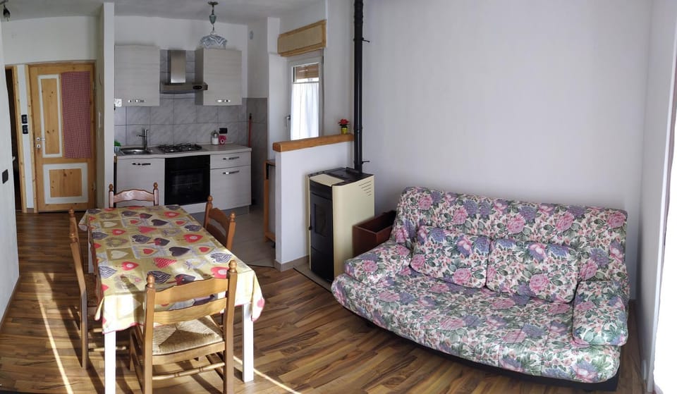 Living room, Dining area