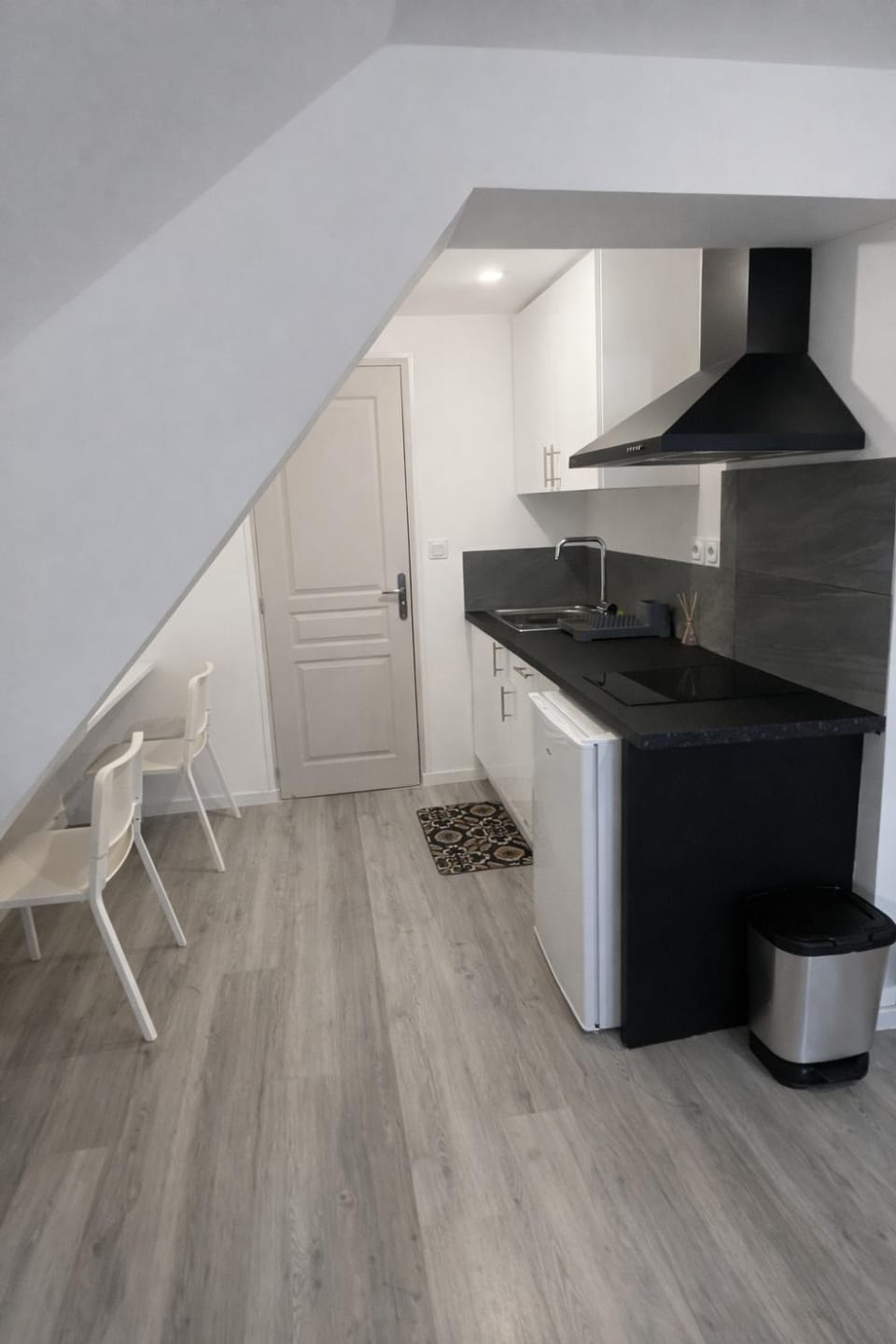 Kitchen or kitchenette, stove