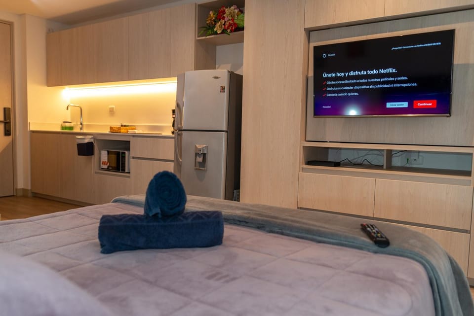 Bed, TV and multimedia, Kitchen or kitchenette, Bedroom, pet friendly, stove, towels