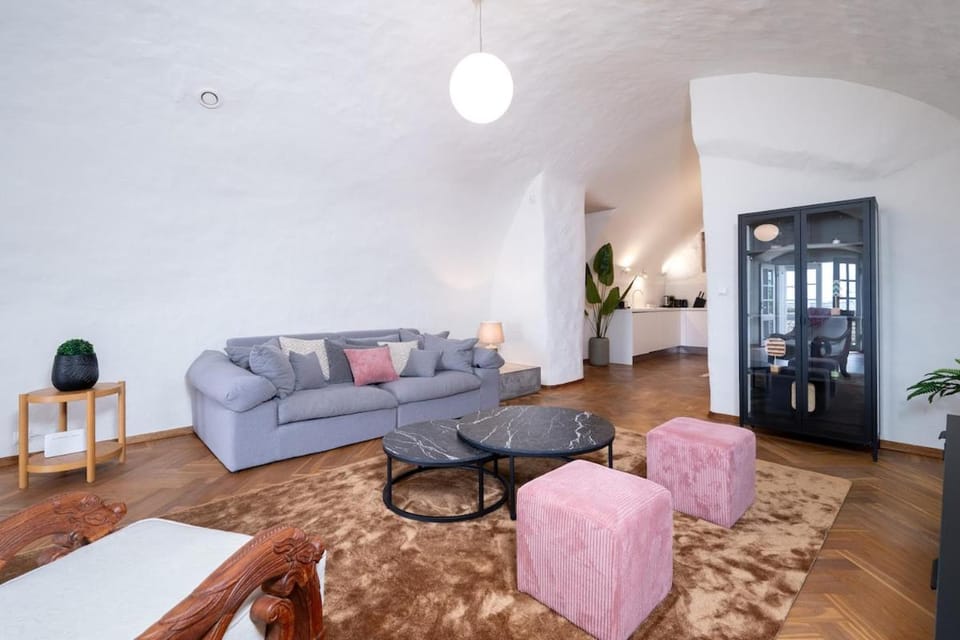 Best View to the Old Town Tallinn, 2BR, 2-bath Apartment in Tallinn