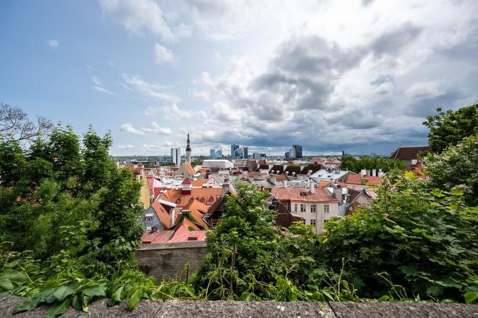 Best View to the Old Town Tallinn, 2BR, 2-bath Apartment in Tallinn
