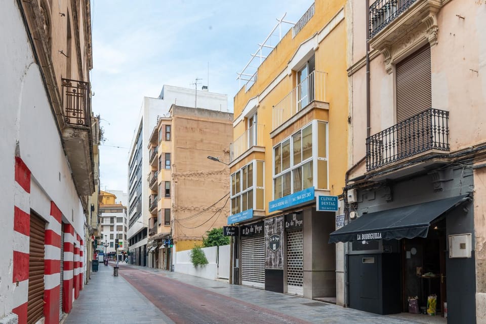 Property building, Neighbourhood, City view, Street view