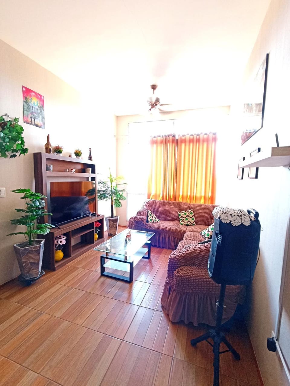 Communal lounge/ TV room