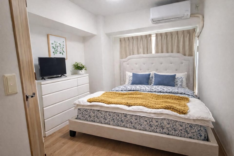 Bed, Bedroom