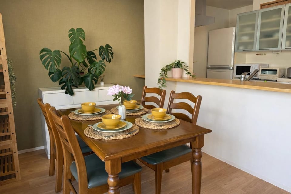 Kitchen or kitchenette, Food and drinks, Dining area, Food