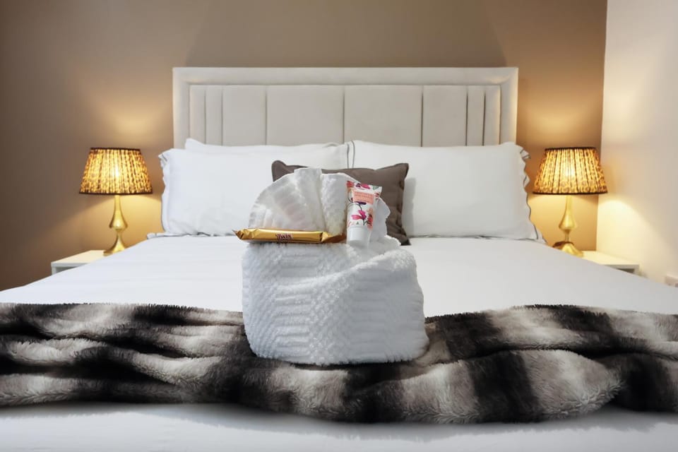 Bedroom, towels
