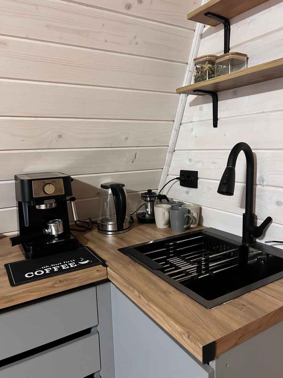 Coffee/tea facilities