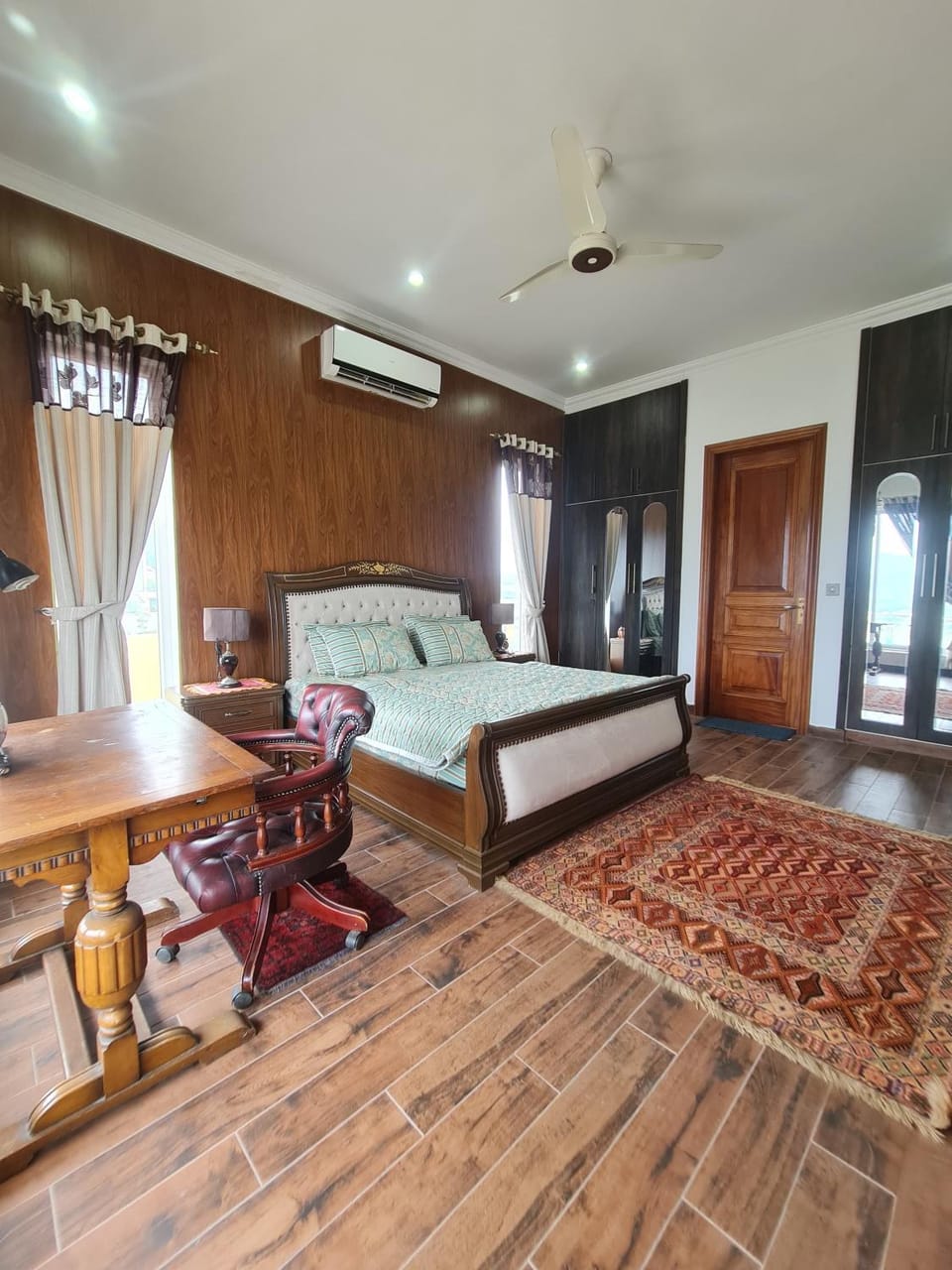 Farmhouse Master Bedroom Stay - Peace and Serenity Farm Stay in Islamabad
