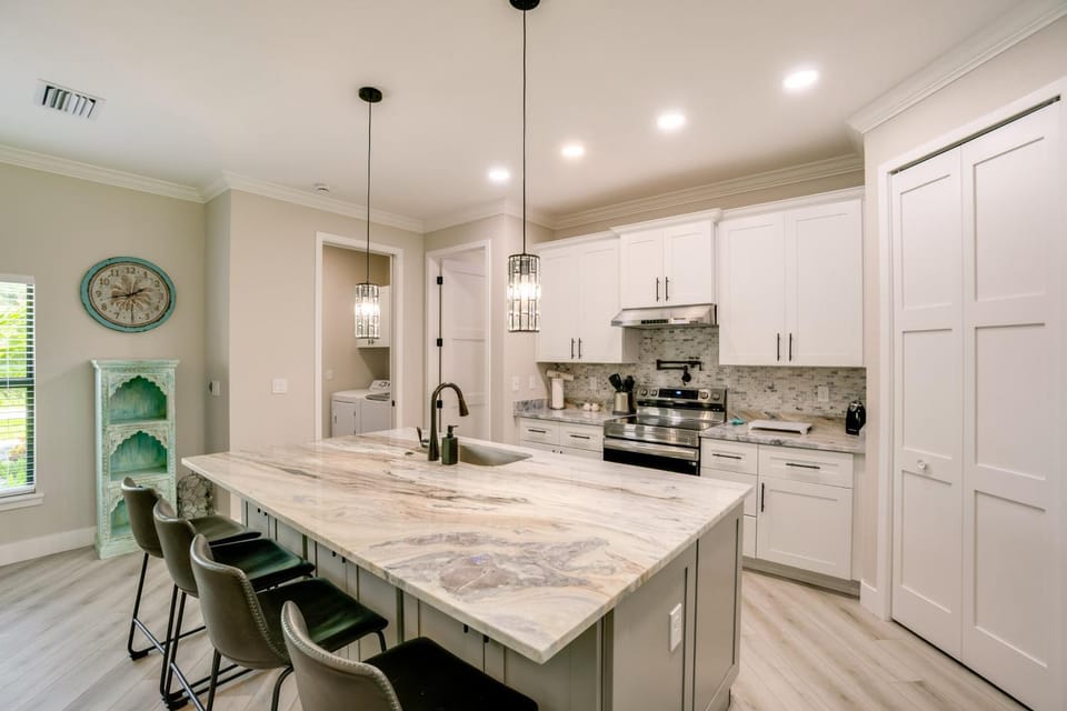 Golf Days & Beach Fun: Port Charlotte Home w/ Yard House in South Gulf Cove
