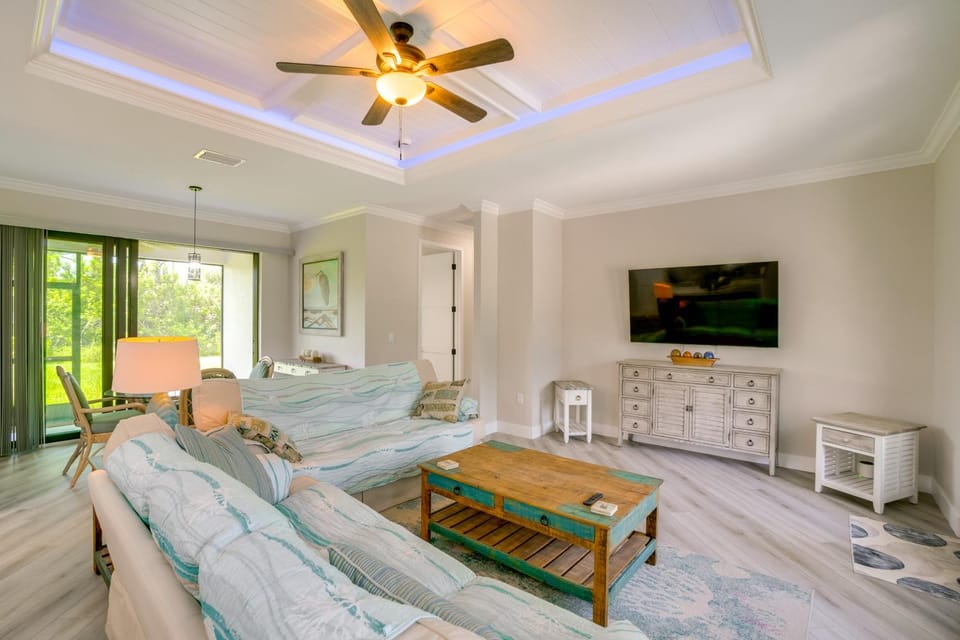 Golf Days & Beach Fun: Port Charlotte Home w/ Yard House in South Gulf Cove