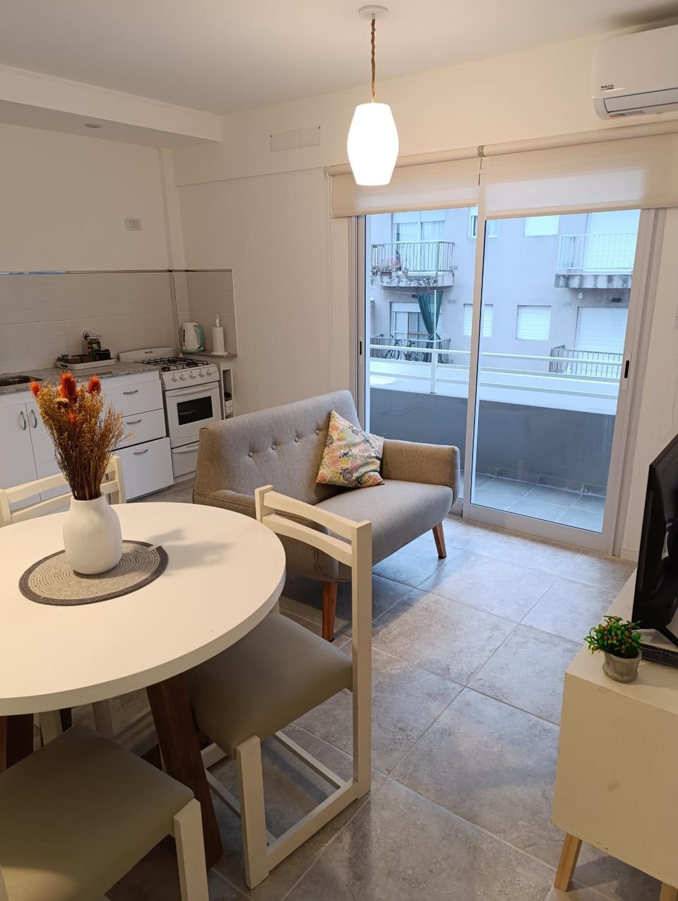 Kitchen or kitchenette, Dining area, oven, air conditioner