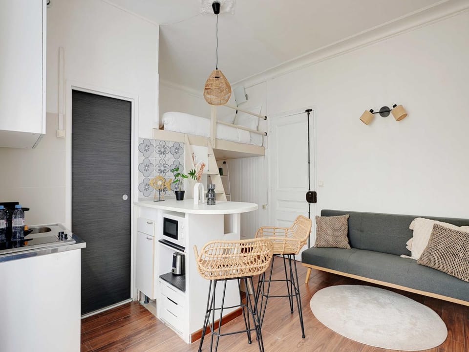 Kitchen or kitchenette, Living room