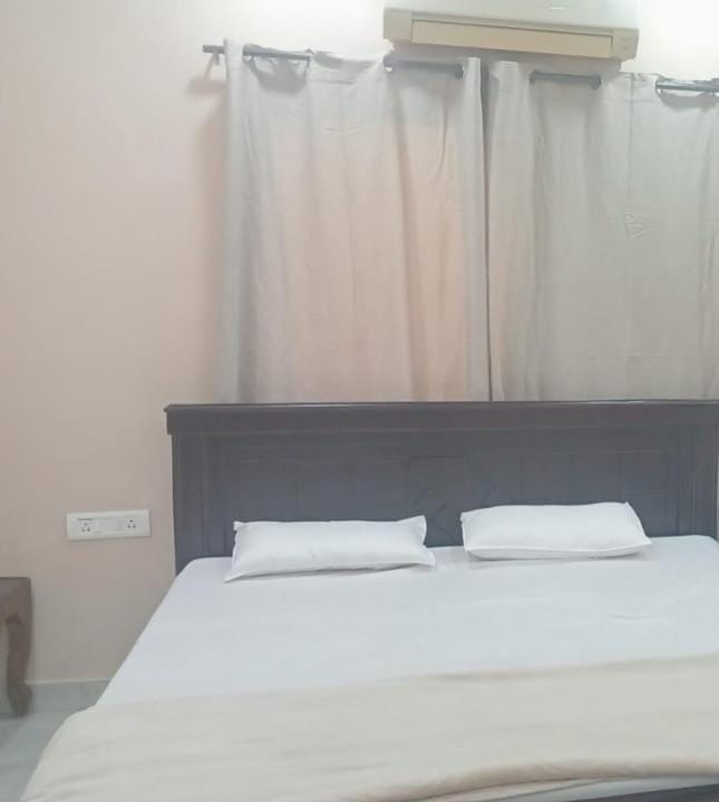 13 BHK AC Villa Hyd,15 mins from Airport Villa in Hyderabad