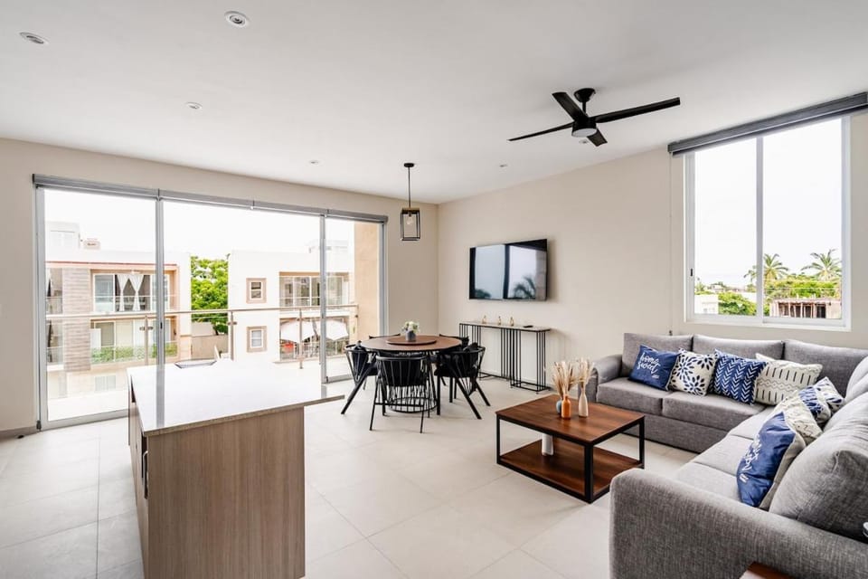 Living room, Seating area, Dining area