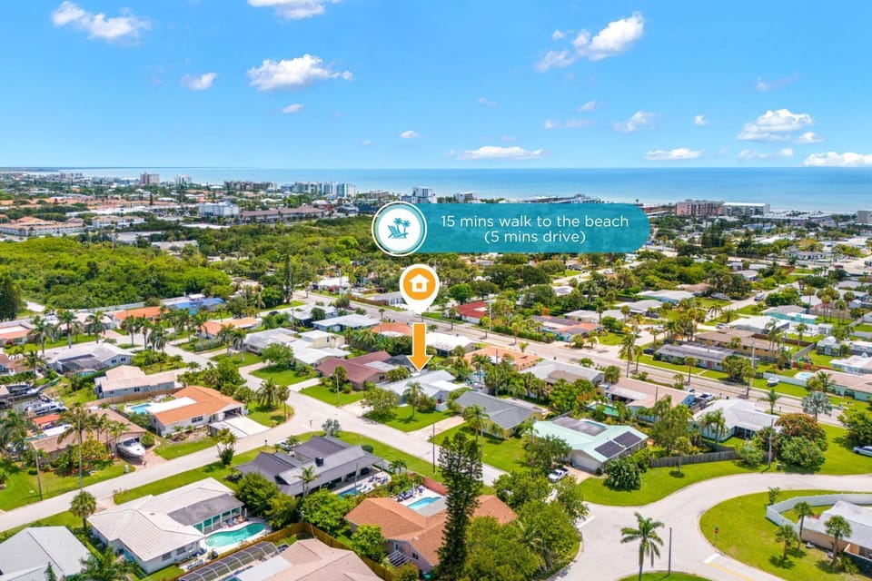 Property building, Nearby landmark, Day, Neighbourhood, Bird's eye view, City view, Street view, Location
