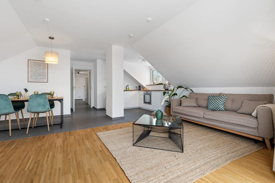 Kitchen or kitchenette, Living room, Seating area, Dining area